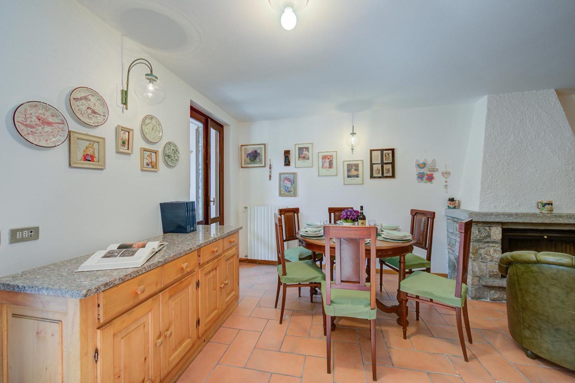 Villa Il Castagno Few Min From Beach - Happy Rentals Castelveccana Zewnętrze zdjęcie