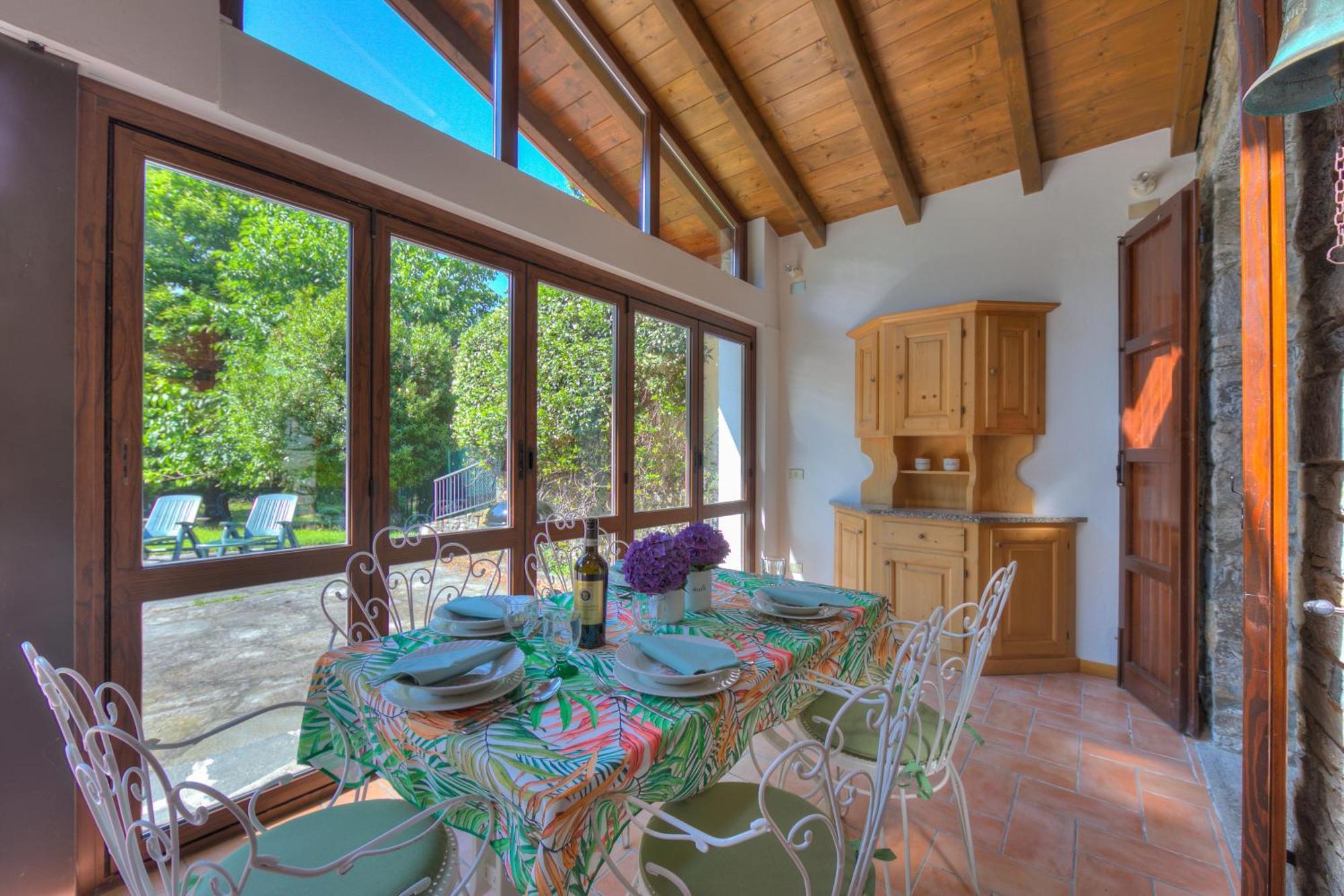 Villa Il Castagno Few Min From Beach - Happy Rentals Castelveccana Zewnętrze zdjęcie